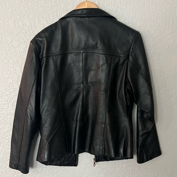Maxima Wilson’s Women's Sleek Black Leather Jacket size medium - Picture 3 of 3